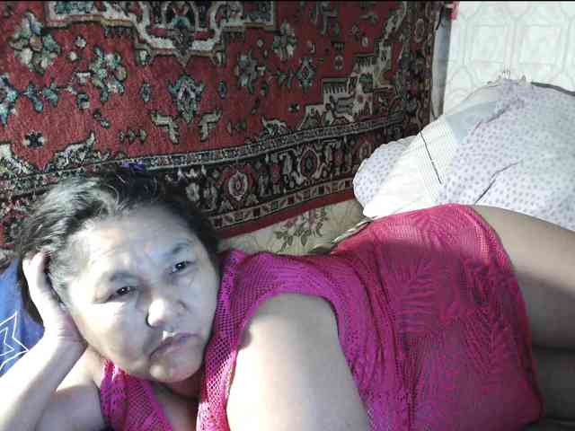 MilfZulfiya webcam