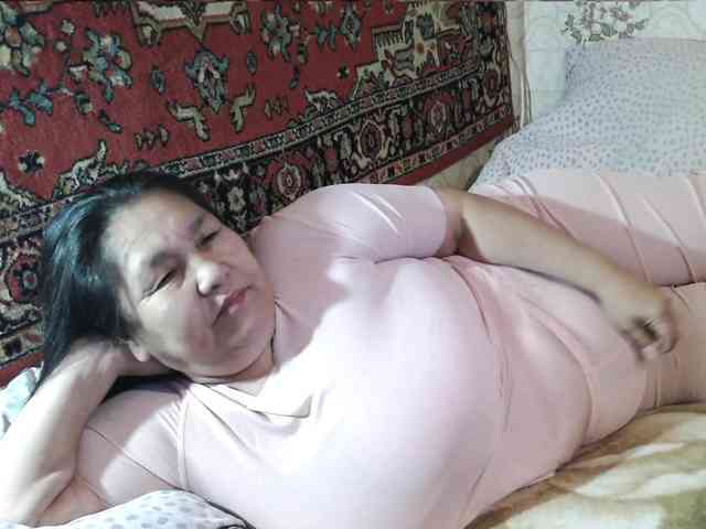 MilfZulfiya webcam