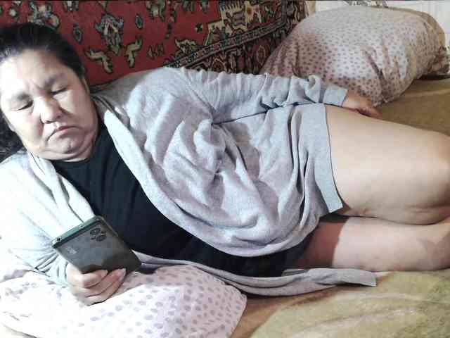 MilfZulfiya webcam