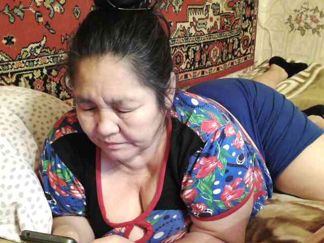 MilfZulfiya webcam