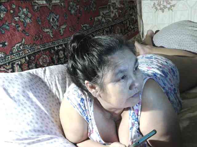MilfZulfiya webcam