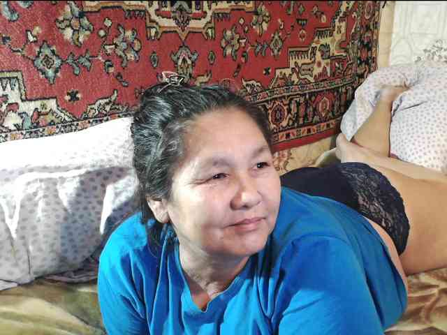 MilfZulfiya webcam