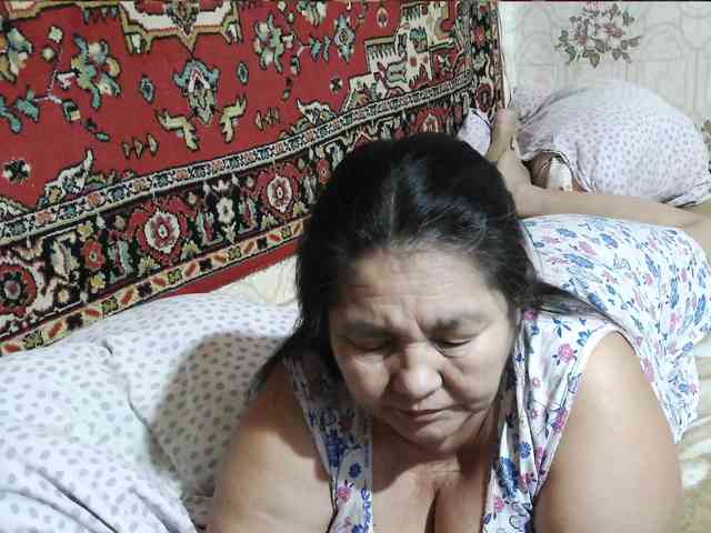 MilfZulfiya webcam