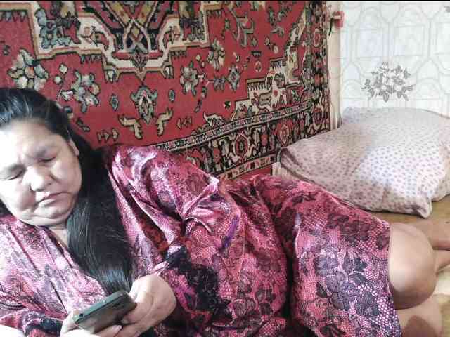 MilfZulfiya webcam