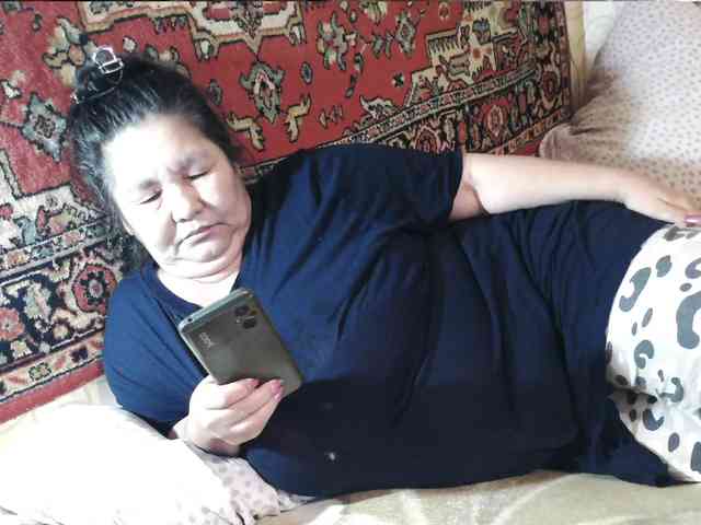 MilfZulfiya webcam