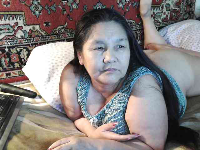 MilfZulfiya webcam