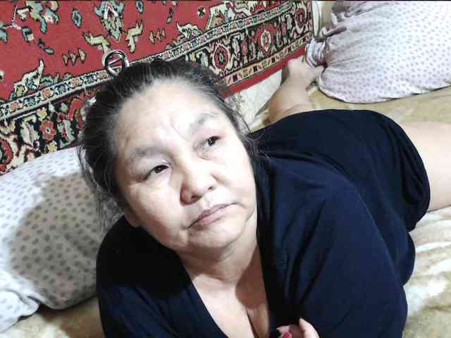 MilfZulfiya webcam