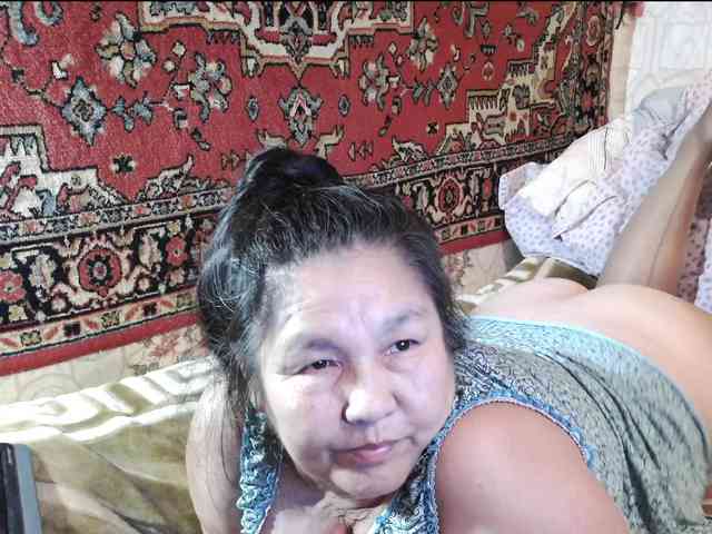 MilfZulfiya webcam