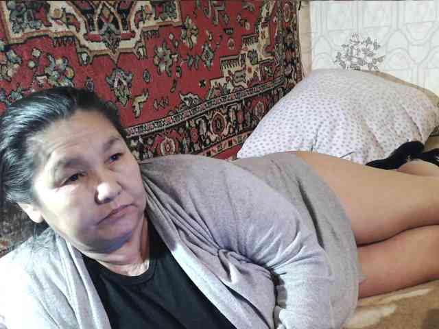 MilfZulfiya webcam