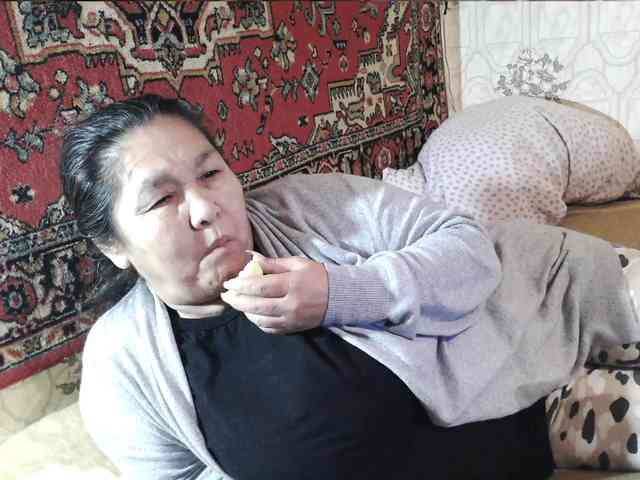 MilfZulfiya webcam