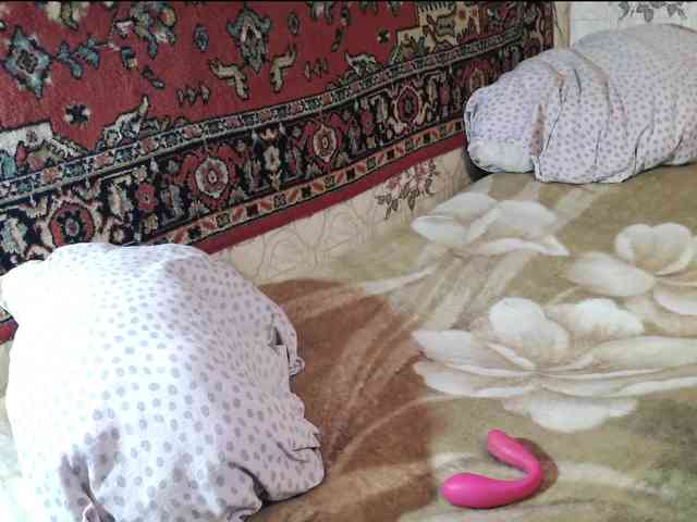 MilfZulfiya webcam