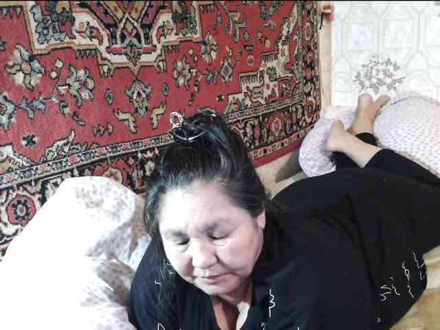 MilfZulfiya webcam