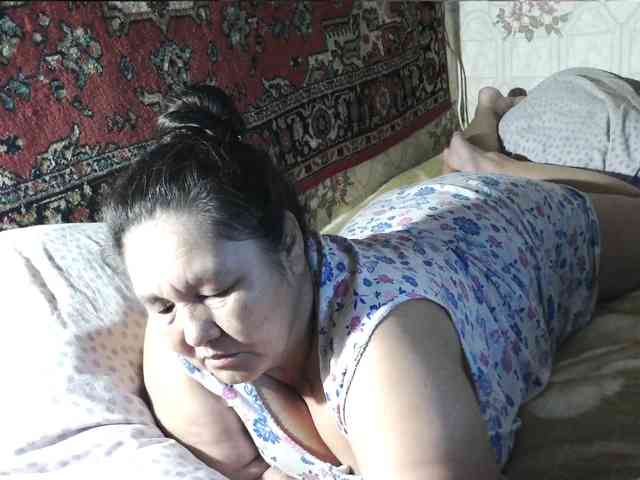 MilfZulfiya webcam