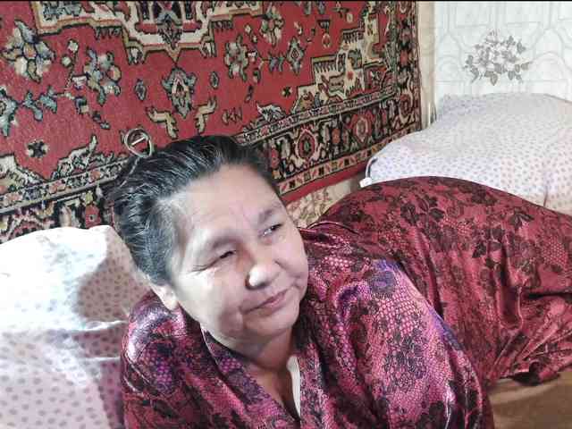 MilfZulfiya webcam
