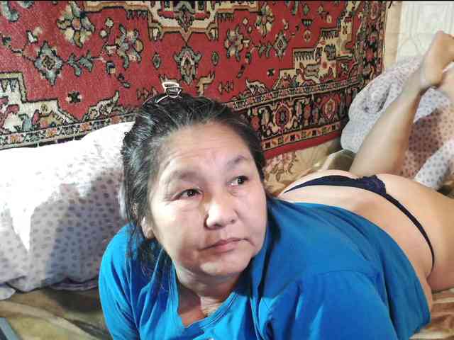 MilfZulfiya webcam