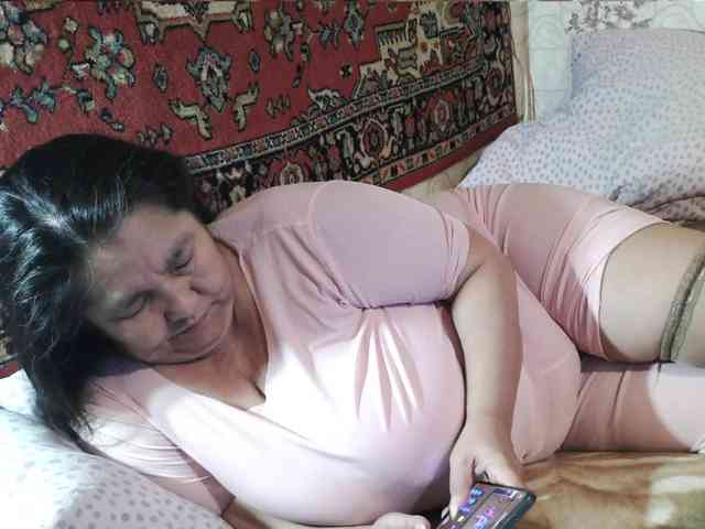 MilfZulfiya webcam