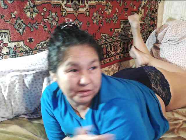 MilfZulfiya webcam