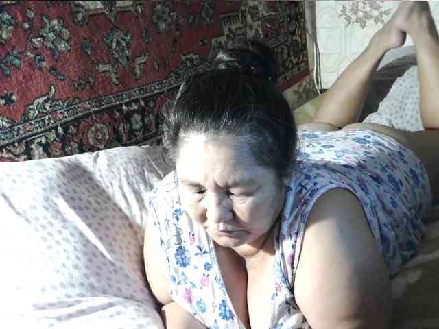 MilfZulfiya webcam
