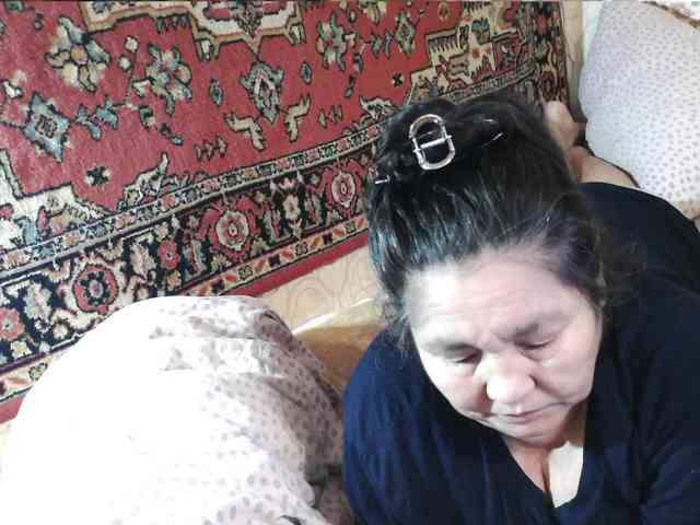 MilfZulfiya webcam
