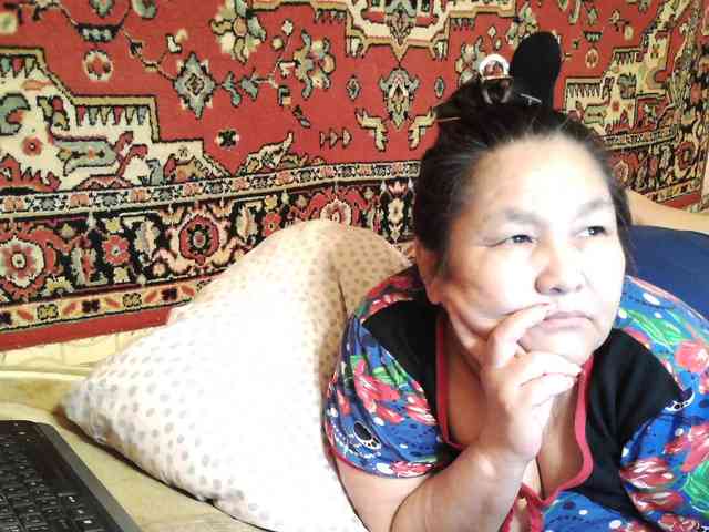MilfZulfiya webcam
