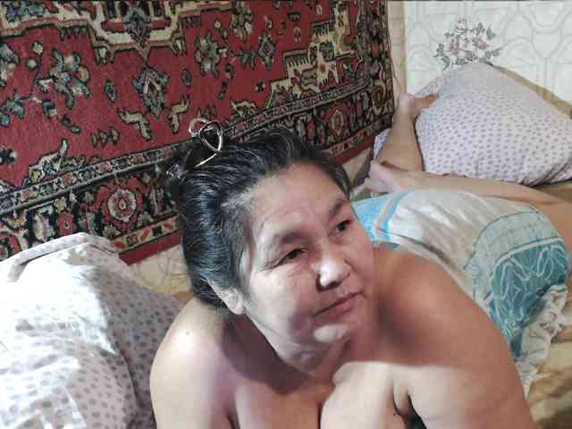MilfZulfiya webcam
