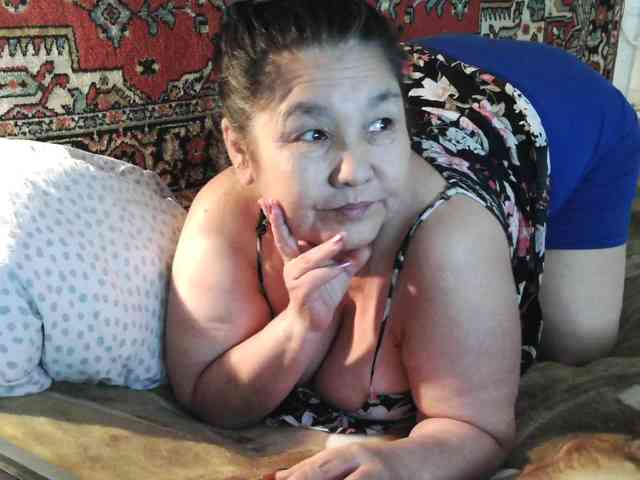 MilfZulfiya webcam