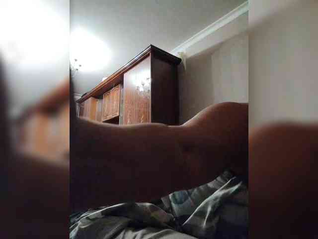 MilfZulfiya webcam