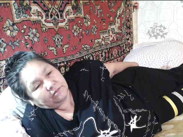 MilfZulfiya webcam