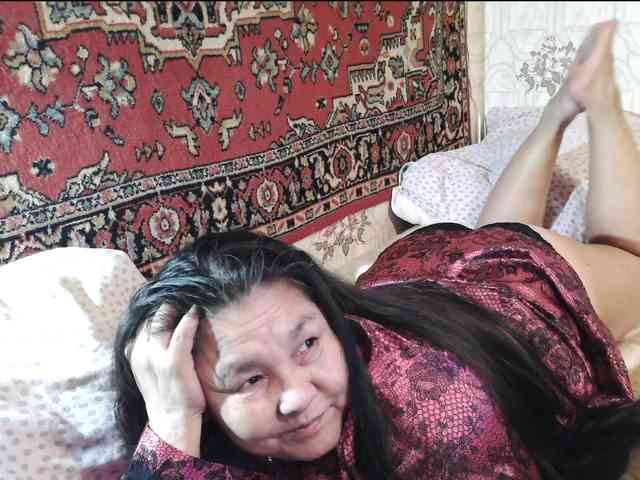 MilfZulfiya webcam
