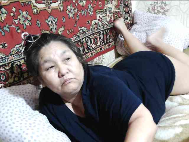 MilfZulfiya webcam