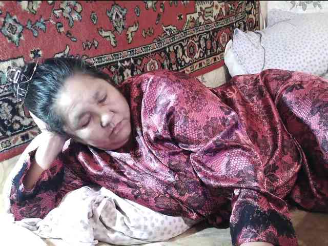 MilfZulfiya webcam