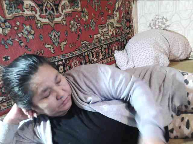 MilfZulfiya webcam