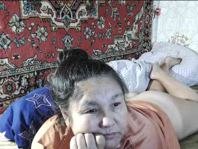 MilfZulfiya webcam