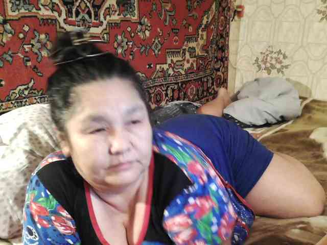 MilfZulfiya webcam