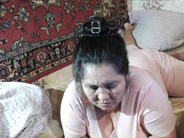 MilfZulfiya webcam