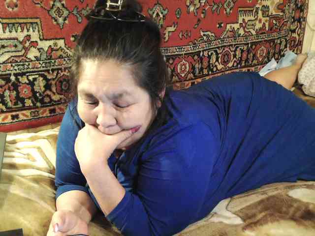 MilfZulfiya webcam