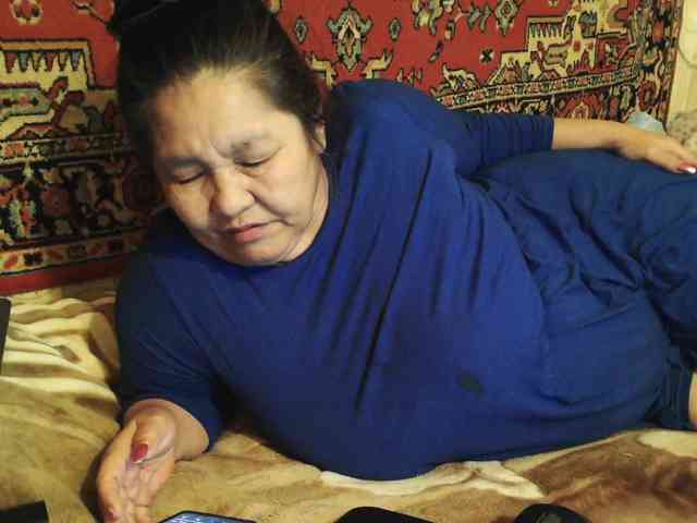MilfZulfiya webcam
