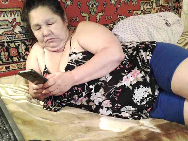 MilfZulfiya webcam