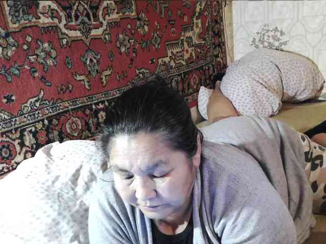 MilfZulfiya webcam