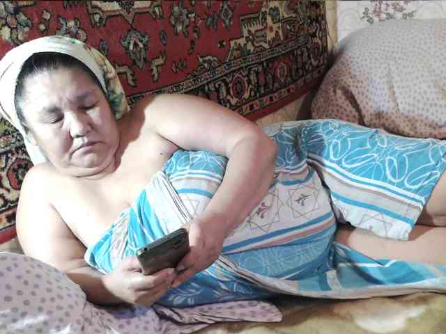 MilfZulfiya webcam
