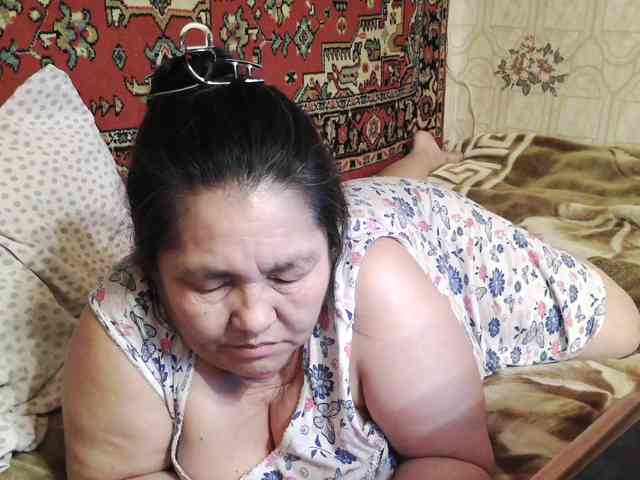 MilfZulfiya webcam
