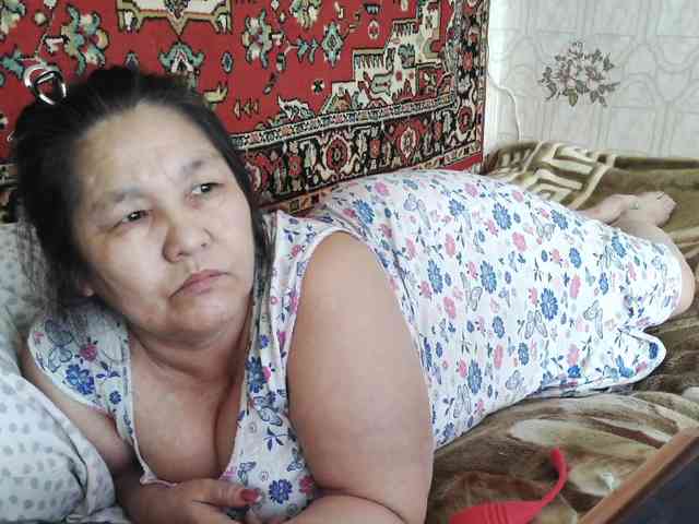MilfZulfiya webcam