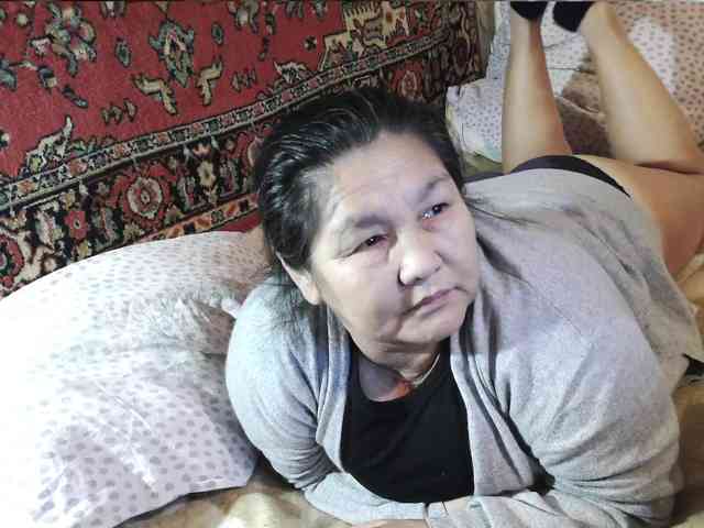 MilfZulfiya webcam