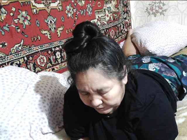 MilfZulfiya webcam