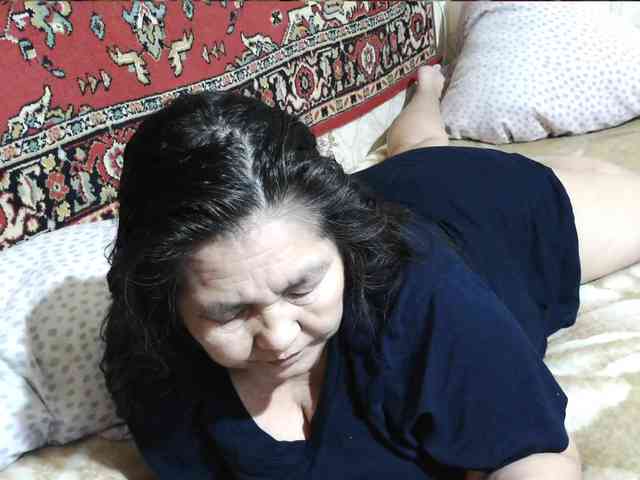 MilfZulfiya webcam