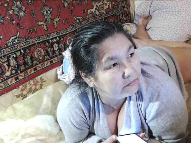 MilfZulfiya webcam