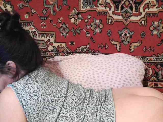 MilfZulfiya webcam