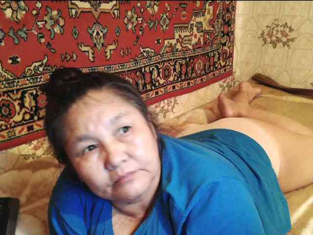 MilfZulfiya webcam