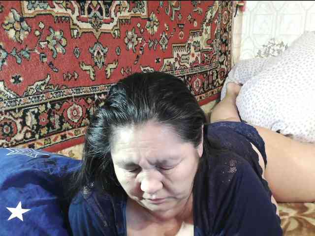 MilfZulfiya webcam