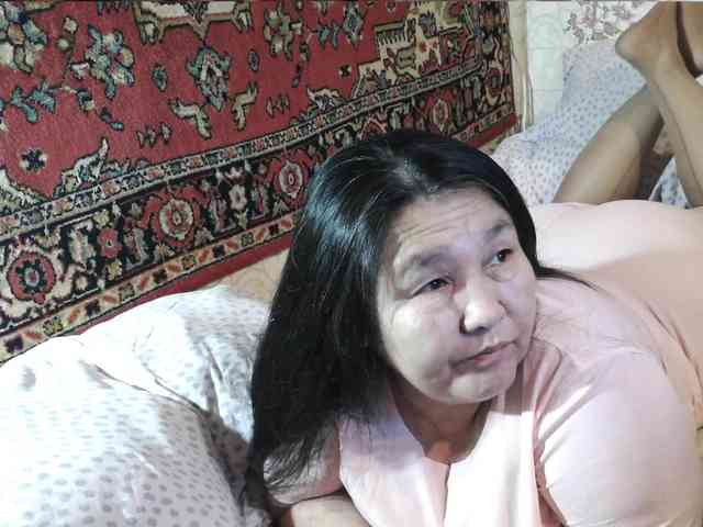 MilfZulfiya webcam